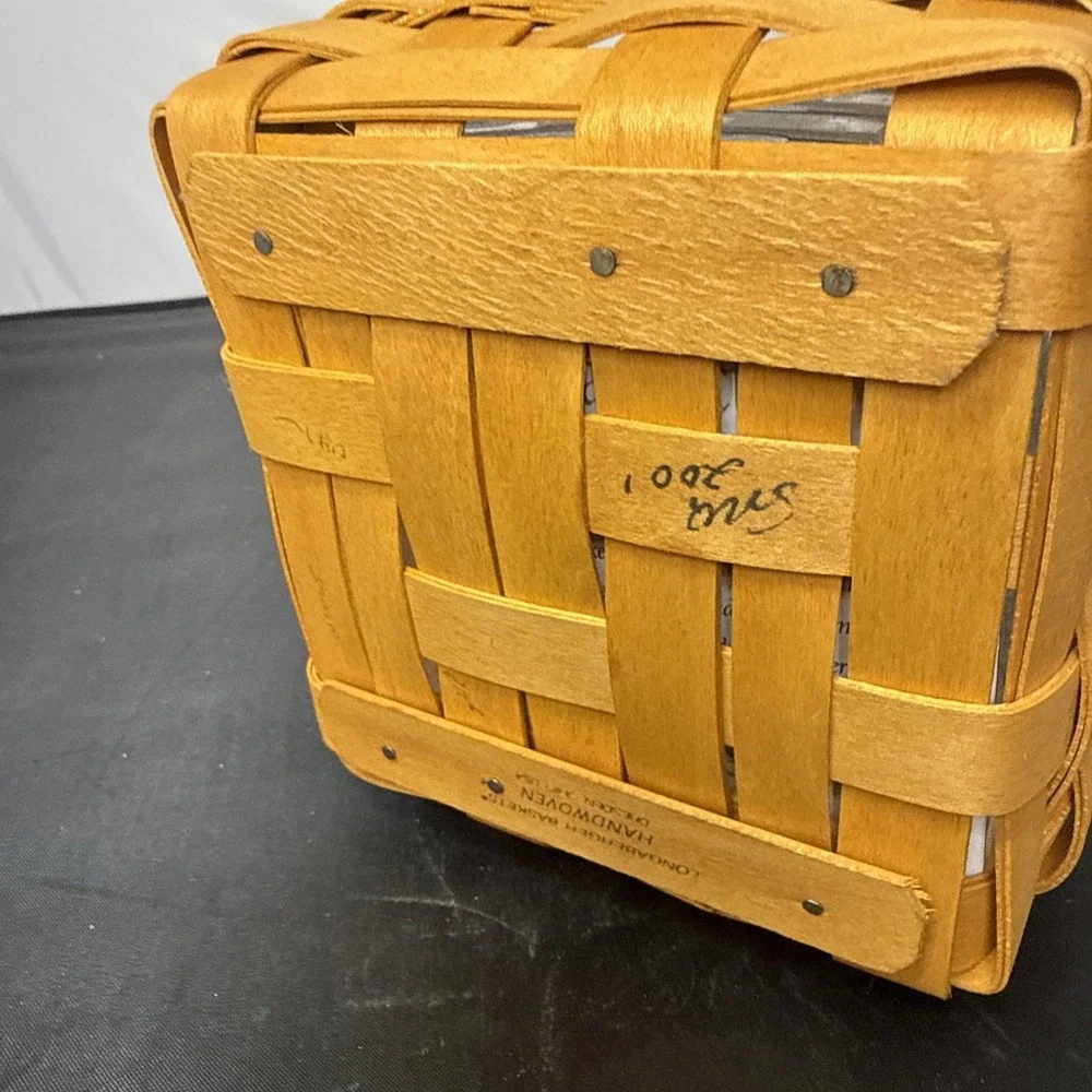 longberger small square 2001 with handle and plastic liner 5.5